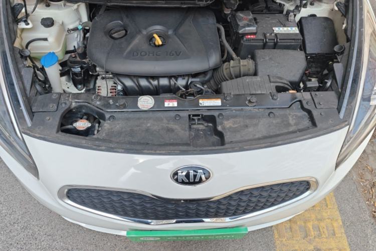 Used Kia Carens 2013 2.0L 7-Seater Automatic Comfort Edition China V Standard Engine Bay