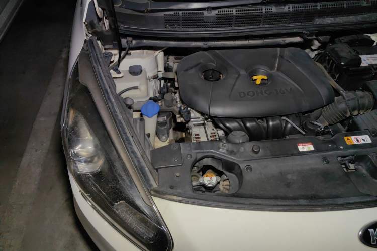 Used Kia Carens 2013 2.0L 5-Seater Automatic Comfort Version China IV Standard Engine Bay Right