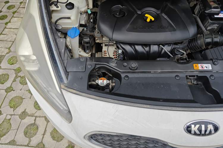 Used Kia Carens 2013 2.0L 5-Seater Automatic Standard Version China V Standard Engine Bay Right