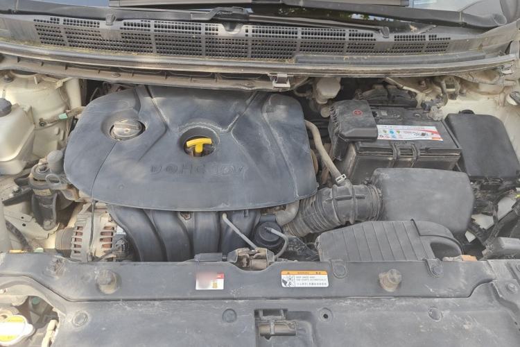 Used Kia Carens 2013 2.0L 7-Seater Automatic Comfort Edition China V Standard Engine Bay