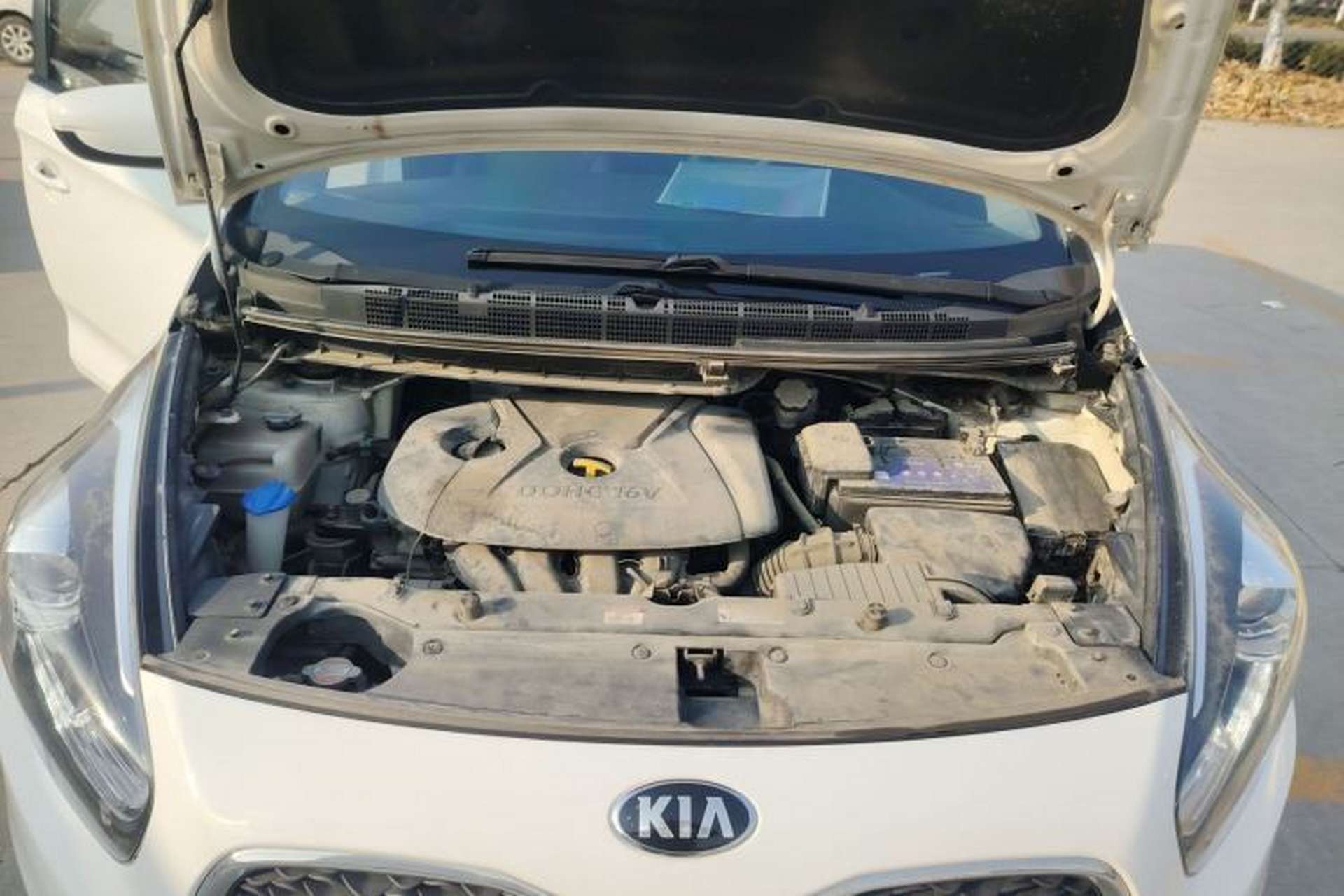 Used Kia Carens 2013 2.0L 5-Seater Automatic Standard Version China IV Standard Engine Bay