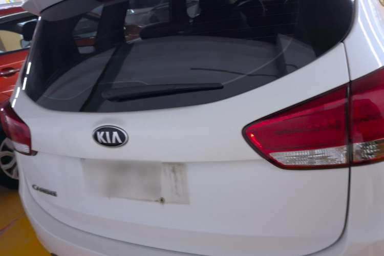 Used Kia Carens 2013 2.0L 7-Seater Automatic Comfort Edition China IV Standard Exterior 4