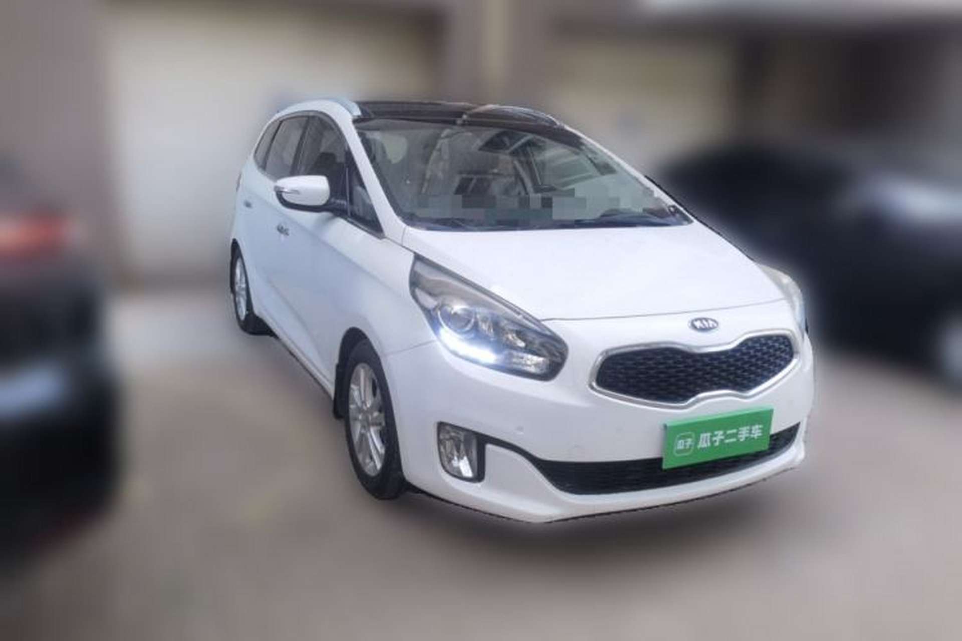 Used Kia Carens 2013 2.0L 7-Seater Automatic Luxury Version China V Standard Front Right 45 Deg