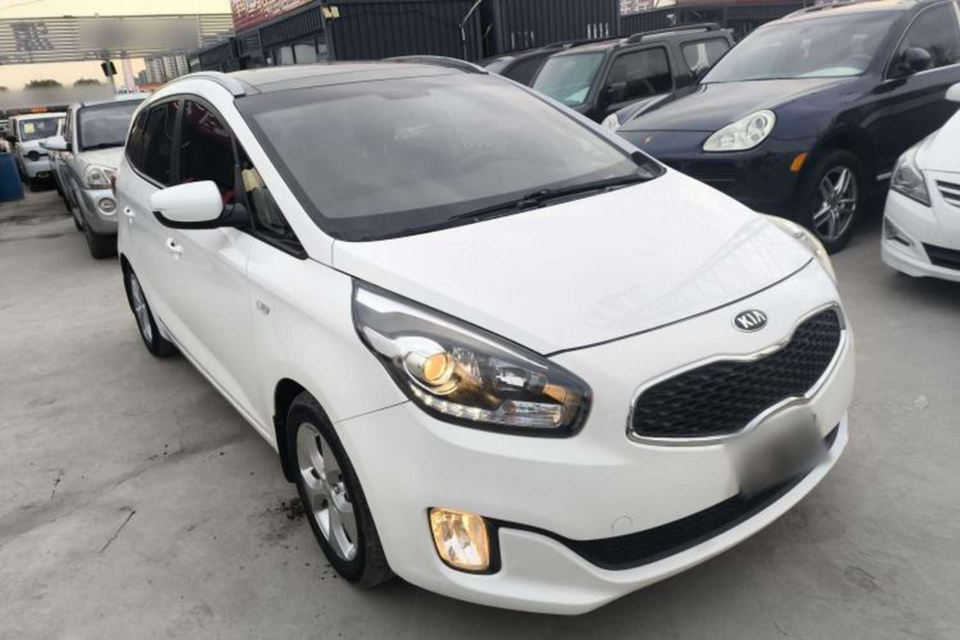 Used Kia Carens 2013 2.0L 5-Seater Automatic Standard Version China IV Standard Front Right 45 Deg