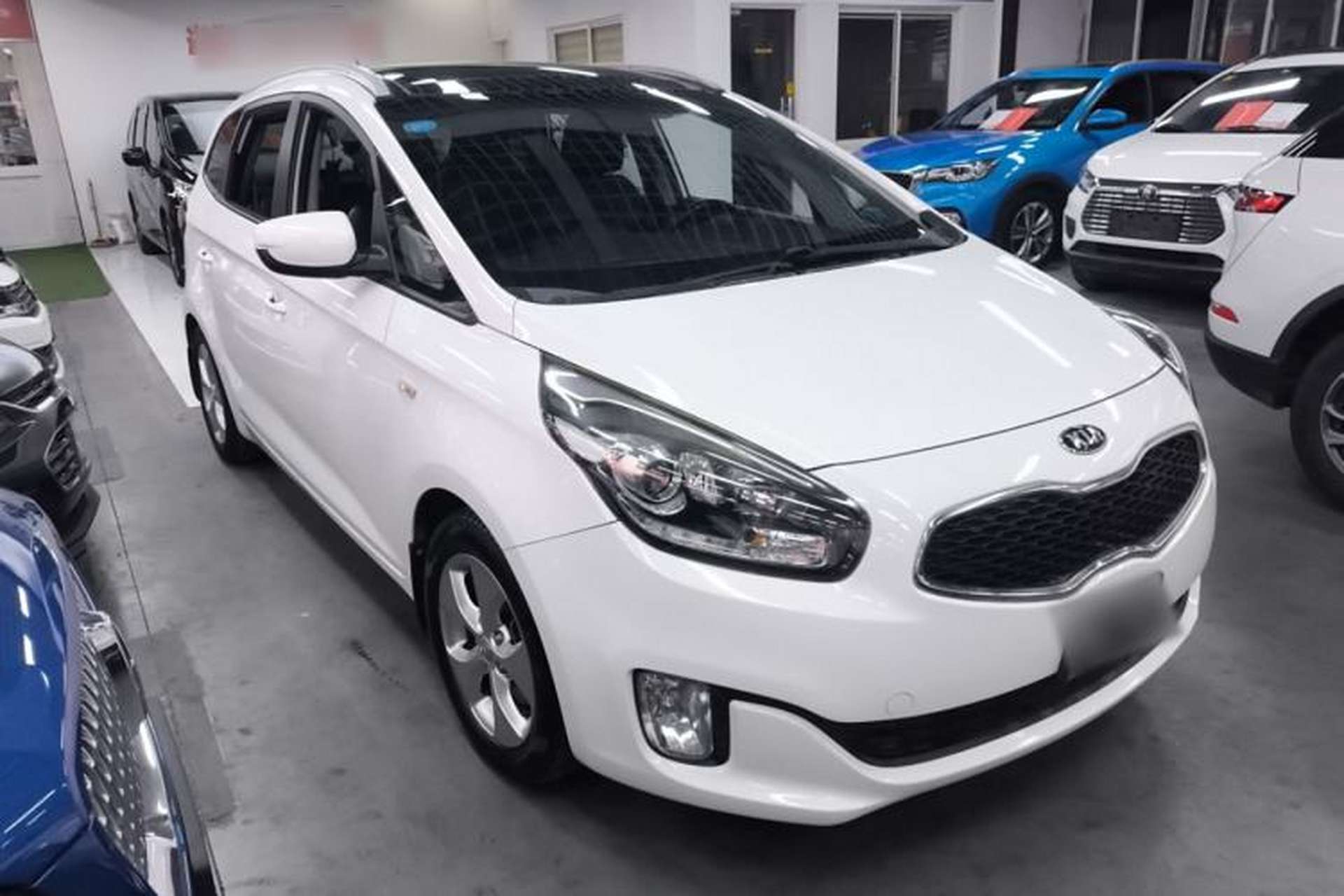 Used Kia Carens 2013 2.0L 7-Seater Automatic Comfort Edition China V Standard Front Right 45 Deg