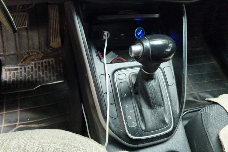 Used Kia Carens 2013 2.0L 7-Seater Automatic Standard Version China V Standard Gear Lever