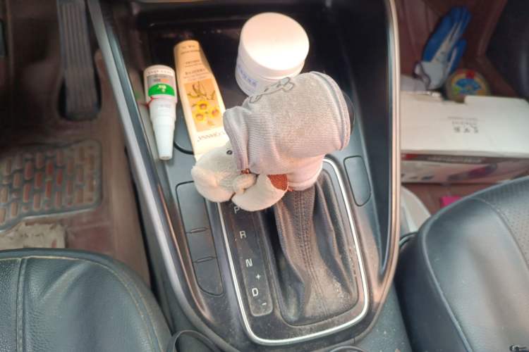 Used Kia Carens 2013 2.0L 5-Seater Automatic Standard Version China IV Standard Gear Lever