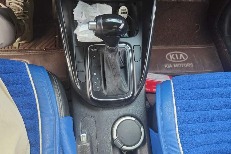 Used Kia Carens 2013 2.0L 7-Seater Automatic Comfort Edition China V Standard Gear Lever