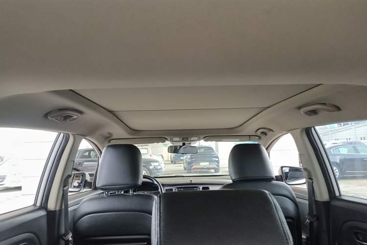 Used Kia Carens 2013 2.0L 7-Seater Automatic Standard Version China IV Standard Headliner