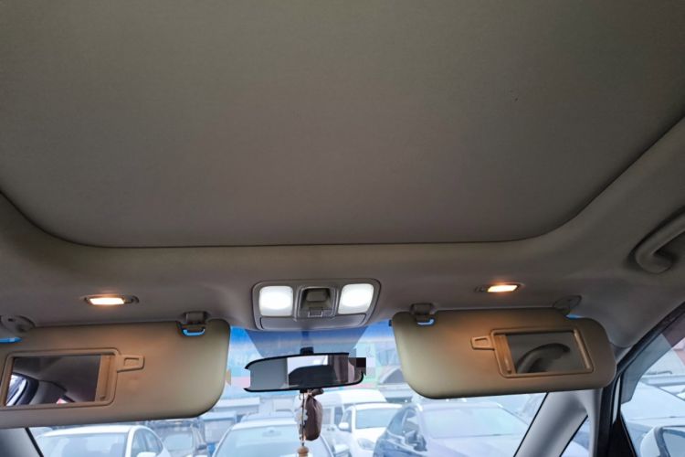 Used Kia Carens 2013 2.0L 7-Seater Automatic Standard Version China IV Standard Headliner