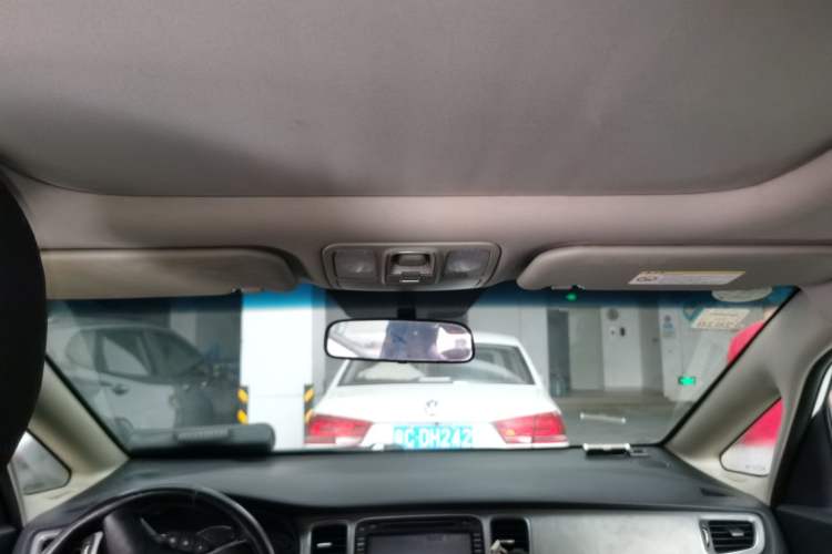 Used Kia Carens 2013 2.0L 7-Seater Automatic Standard Version China IV Standard Headliner