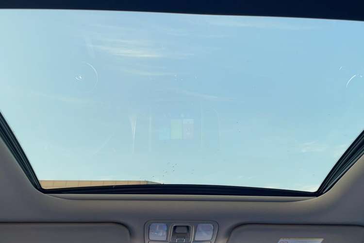 Used Kia Carens 2013 2.0L 7-Seater Automatic Standard Version China V Standard Headliner