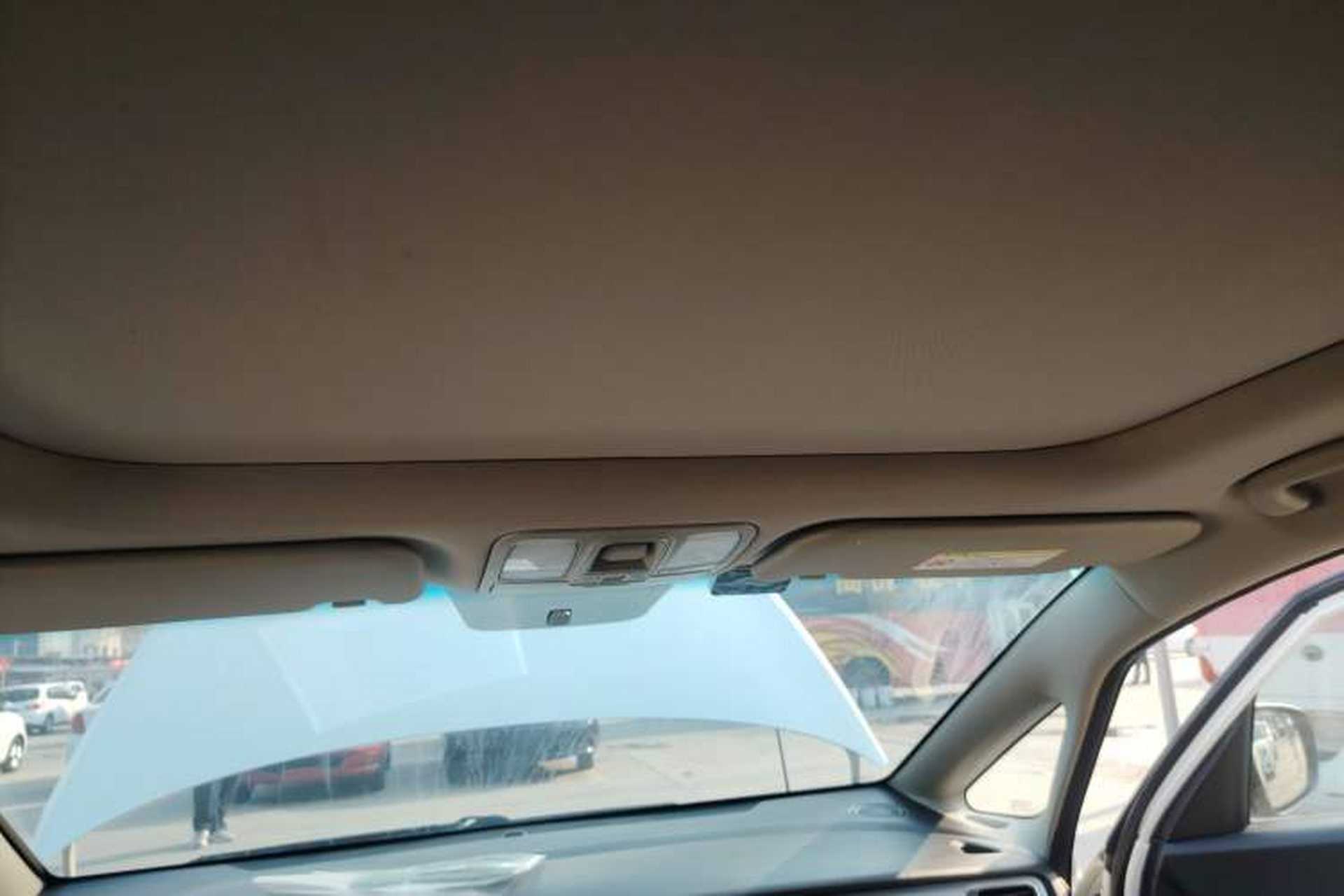 Used Kia Carens 2013 2.0L 5-Seater Automatic Standard Version China IV Standard Headliner