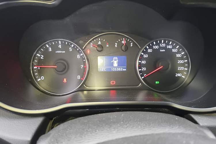 Used Kia Carens 2013 2.0L 7-Seater Automatic Standard Version China IV Standard Instrument Cluster