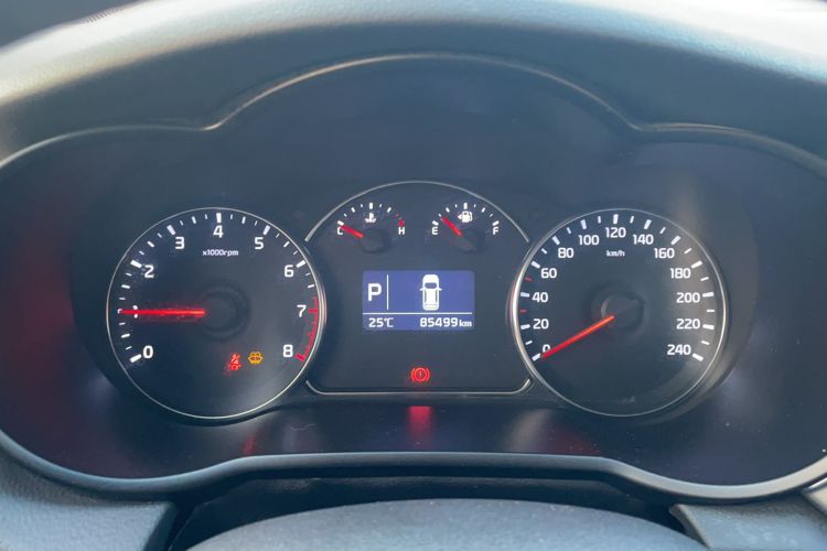 Used Kia Carens 2013 2.0L 7-Seater Automatic Standard Version China V Standard Instrument Cluster