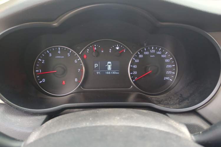Used Kia Carens 2013 2.0L 5-Seater Automatic Standard Version China IV Standard Instrument Cluster