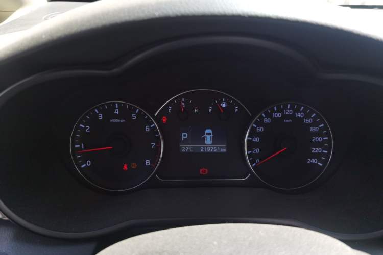 Used Kia Carens 2013 2.0L 5-Seater Automatic Comfort Version China IV Standard Instrument Cluster