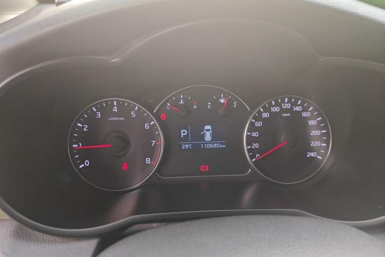 Used Kia Carens 2013 2.0L 7-Seater Automatic Comfort Edition China V Standard Instrument Cluster
