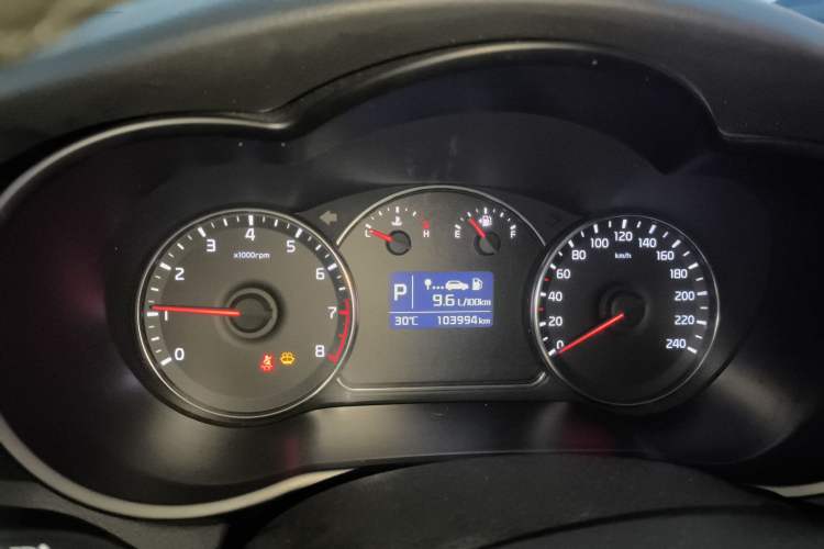 Used Kia Carens 2013 2.0L 7-Seater Automatic Comfort Edition China V Standard Instrument Cluster