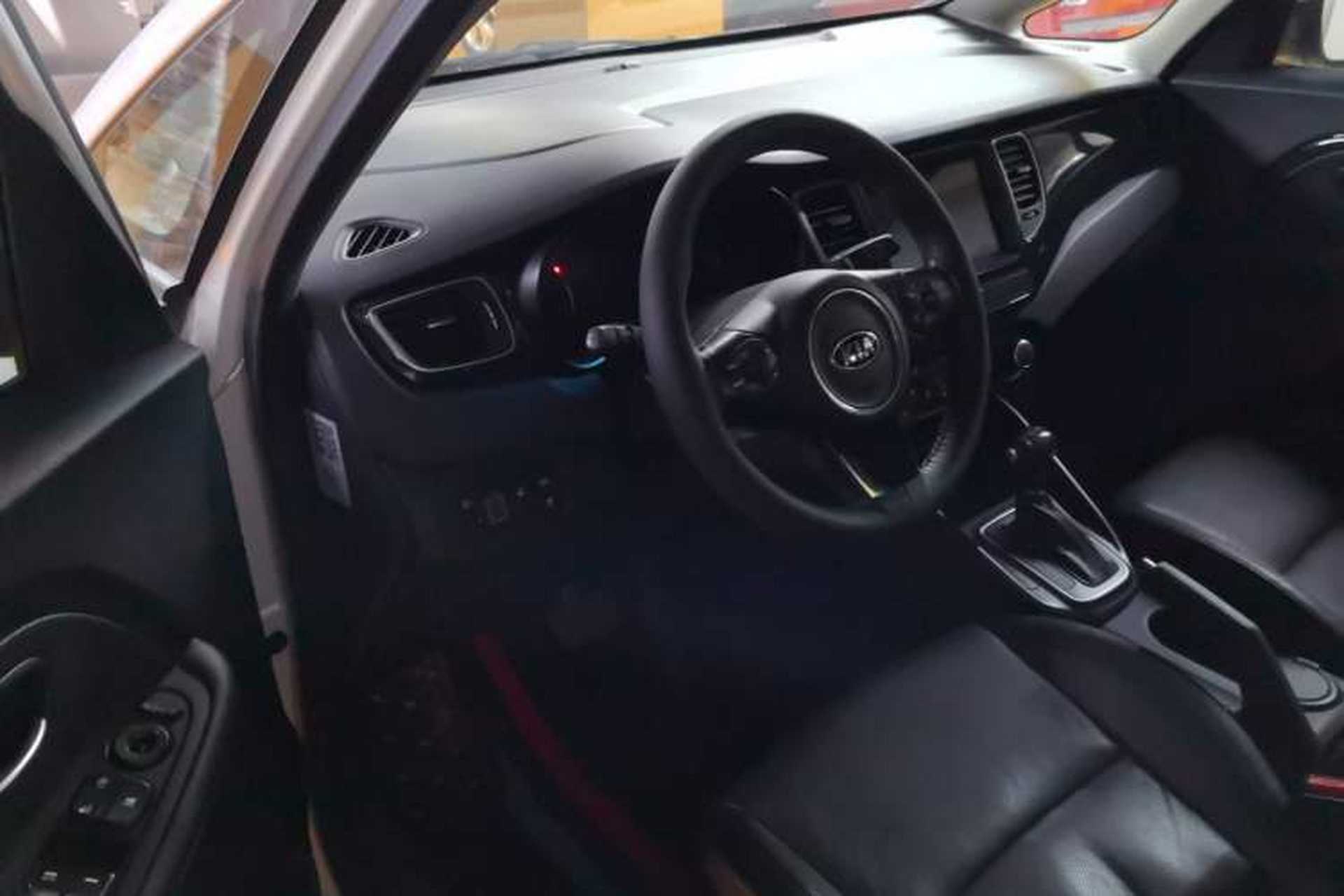 Used Kia Carens 2013 2.0L 7-Seater Automatic Comfort Edition China IV Standard Interior 2
