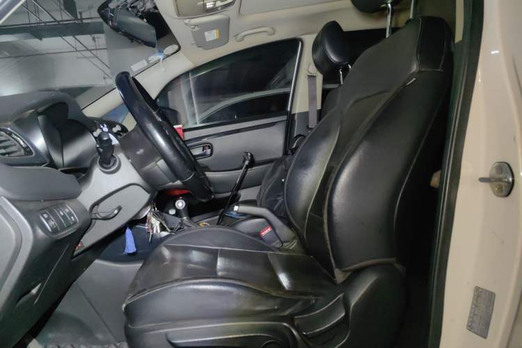 Used Kia Carens 2013 2.0L 5-Seater Automatic Comfort Version China IV Standard Left Front Seat