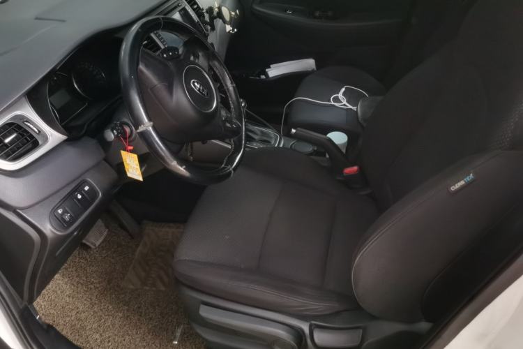 Used Kia Carens 2013 2.0L 7-Seater Automatic Standard Version China IV Standard Left Front Seat