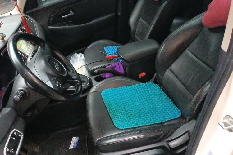 Used Kia Carens 2013 2.0L 7-Seater Automatic Comfort Edition China IV Standard Left Front Seat