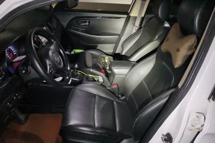 Used Kia Carens 2013 2.0L 7-Seater Automatic Comfort Edition China IV Standard Left Front Seat
