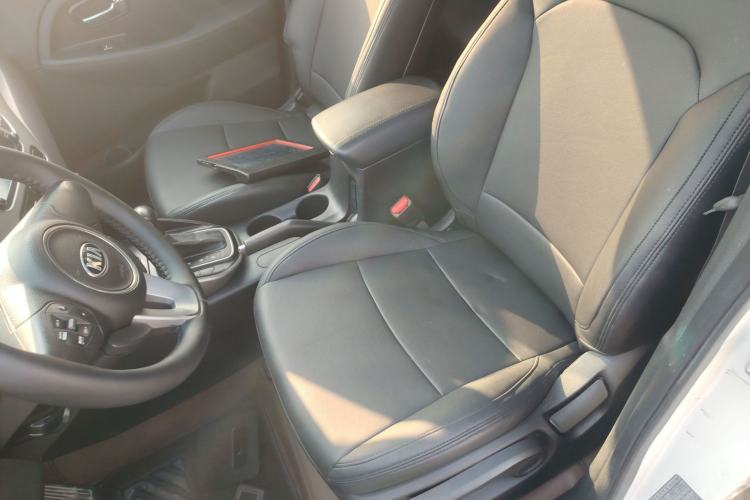 Used Kia Carens 2013 2.0L 5-Seater Automatic Standard Version China IV Standard Left Front Seat