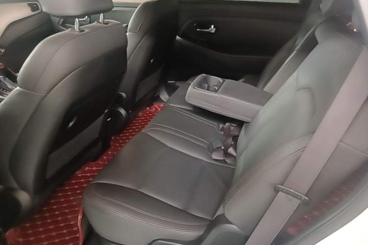Used Kia Carens 2013 2.0L 5-Seater Automatic Standard Version China IV Standard Left Rear Seat