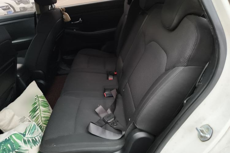 Used Kia Carens 2013 2.0L 7-Seater Automatic Standard Version China IV Standard Left Rear Seat
