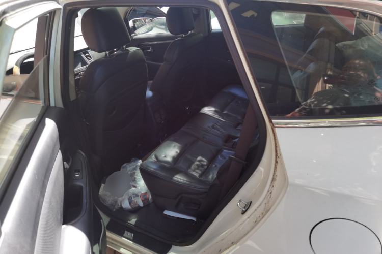 Used Kia Carens 2013 2.0L 5-Seater Automatic Comfort Version China IV Standard Left Rear Seat