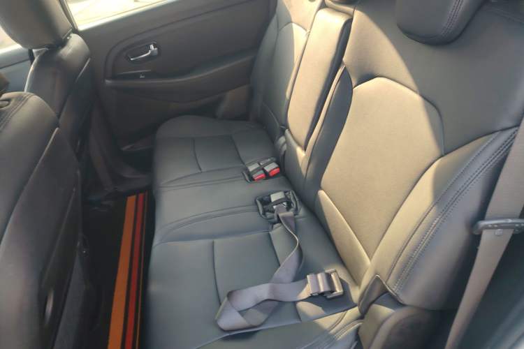 Used Kia Carens 2013 2.0L 5-Seater Automatic Standard Version China IV Standard Left Rear Seat