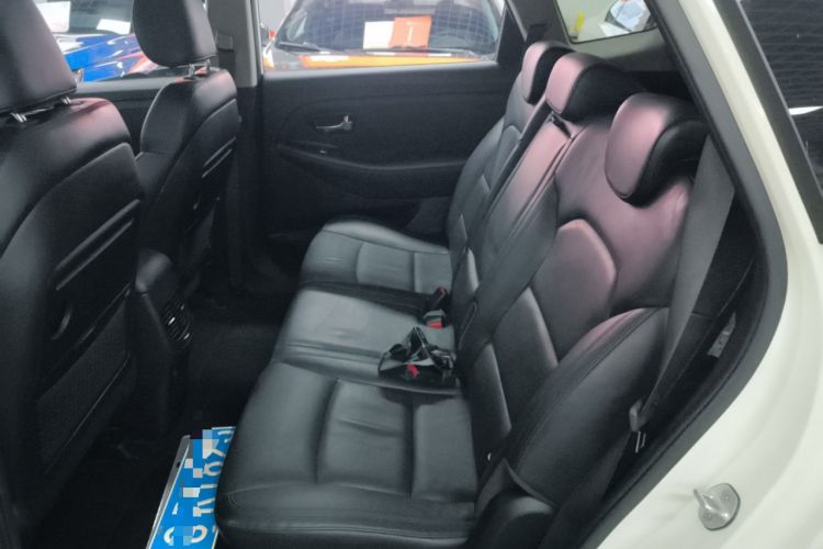 Used Kia Carens 2013 2.0L 7-Seater Automatic Comfort Edition China V Standard Left Rear Seat