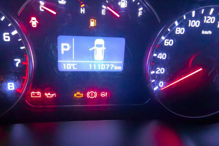 Used Kia Carens 2013 2.0L 7-Seater Automatic Comfort Edition China IV Standard Odometer Close Up