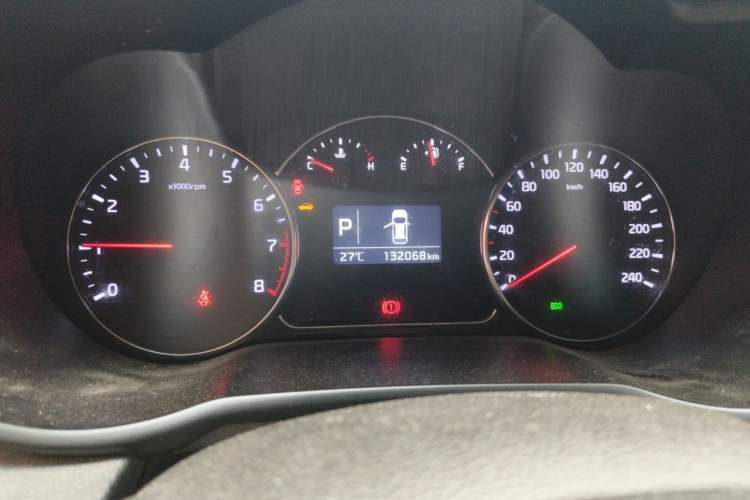 Used Kia Carens 2013 2.0L 7-Seater Automatic Standard Version China V Standard Odometer Close Up