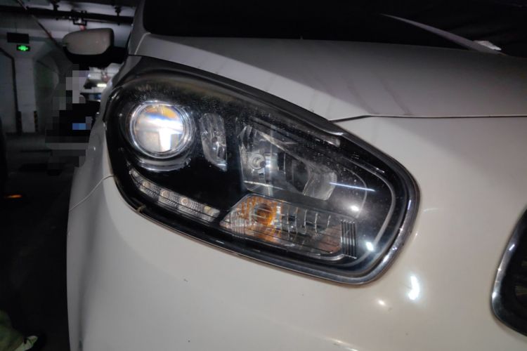 Used Kia Carens 2013 2.0L 5-Seater Automatic Comfort Version China IV Standard Right Front Headlight