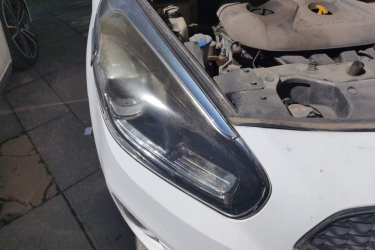 Used Kia Carens 2013 2.0L 5-Seater Automatic Comfort Version China IV Standard Right Front Headlight
