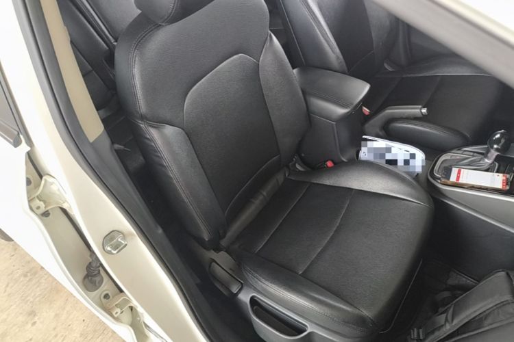 Used Kia Carens 2013 2.0L 7-Seater Automatic Standard Version China IV Standard Right Front Seat