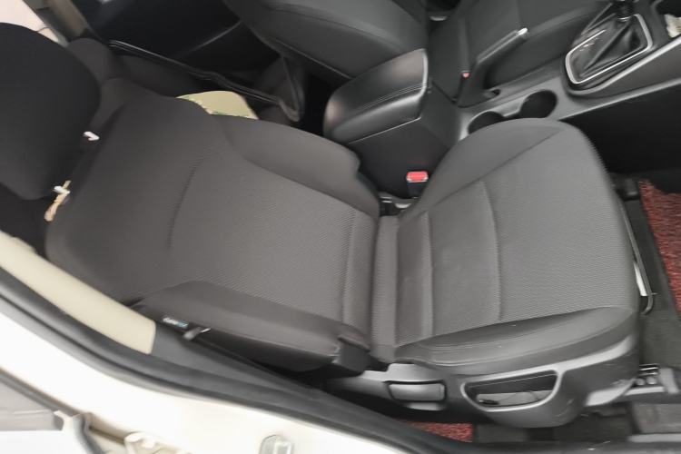 Used Kia Carens 2013 2.0L 7-Seater Automatic Standard Version China IV Standard Right Front Seat