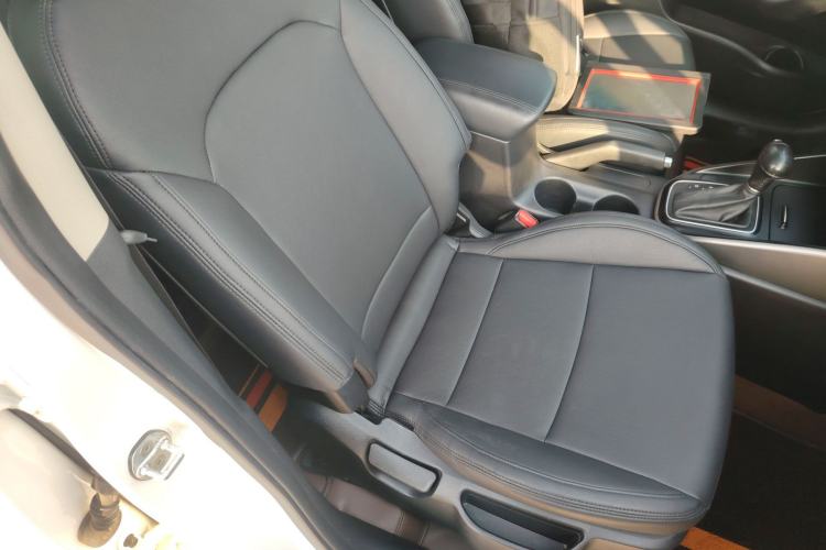 Used Kia Carens 2013 2.0L 5-Seater Automatic Standard Version China IV Standard Right Front Seat