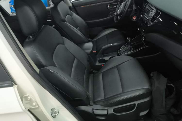 Used Kia Carens 2013 2.0L 7-Seater Automatic Comfort Edition China V Standard Right Front Seat