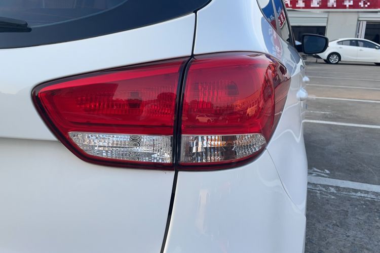 Used Kia Carens 2013 2.0L 7-Seater Automatic Standard Version China V Standard Right Rear Taillight