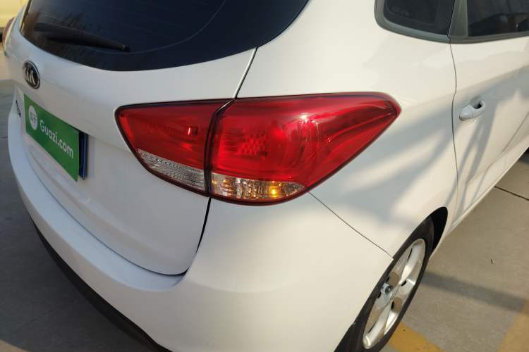 Used Kia Carens 2013 2.0L 5-Seater Automatic Standard Version China IV Standard Right Rear Taillight