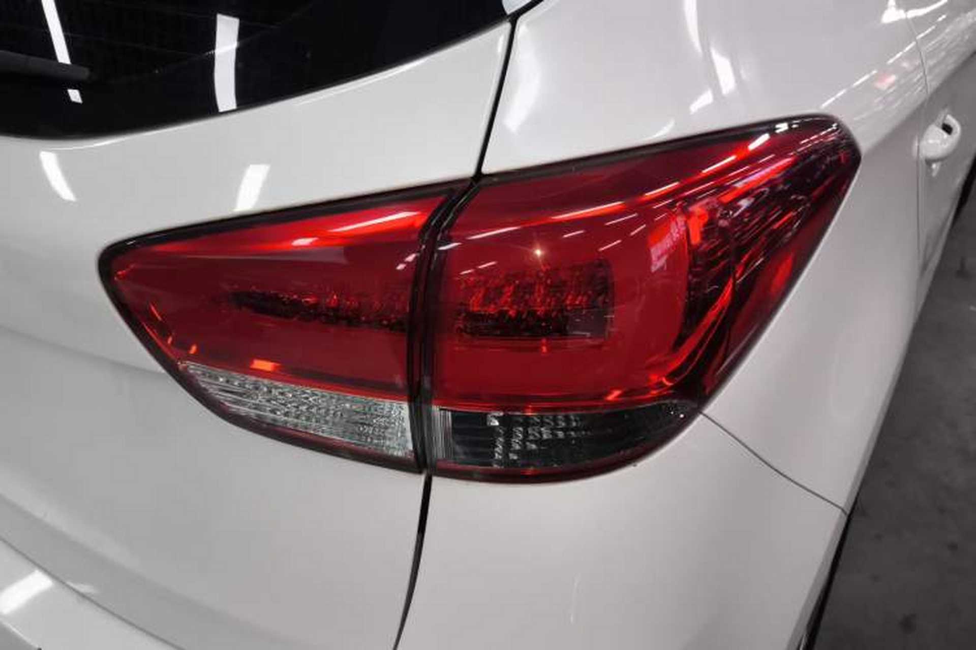 Used Kia Carens 2013 2.0L 7-Seater Automatic Comfort Edition China V Standard Right Rear Taillight