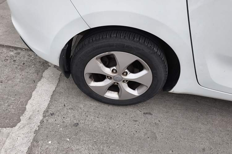 Used Kia Carens 2013 2.0L 7-Seater Automatic Standard Version China IV Standard Right Rear Wheel Hub