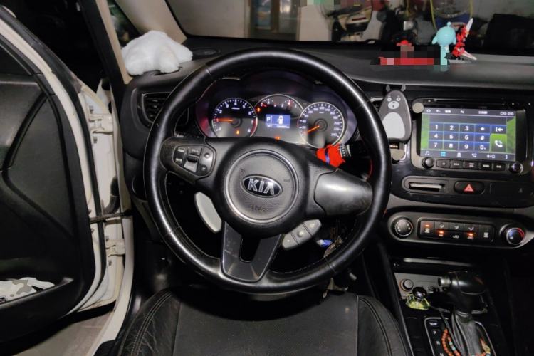 Used Kia Carens 2013 2.0L 5-Seater Automatic Comfort Version China IV Standard Steering Wheel