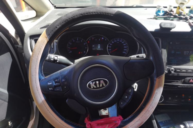 Used Kia Carens 2013 2.0L 5-Seater Automatic Comfort Version China IV Standard Steering Wheel