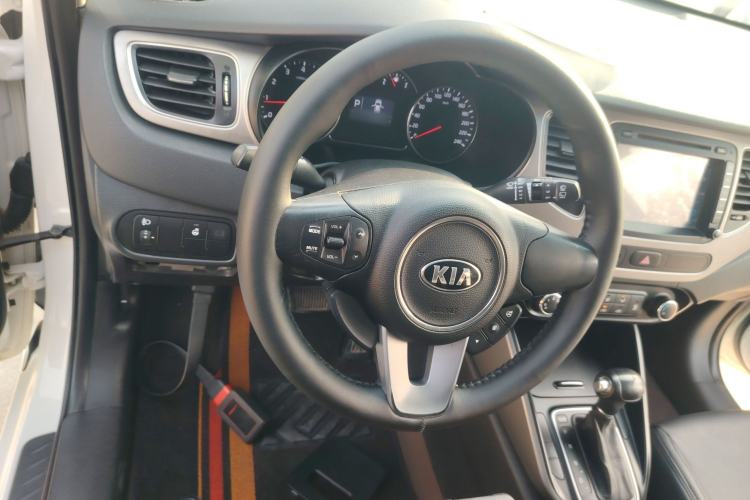 Used Kia Carens 2013 2.0L 5-Seater Automatic Standard Version China IV Standard Steering Wheel