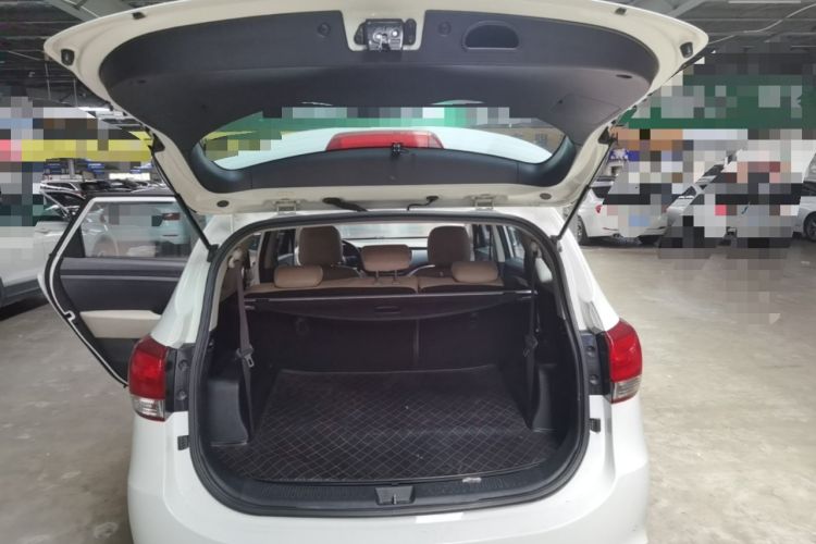 Used Kia Carens 2013 2.0L 7-Seater Automatic Standard Version China IV Standard Trunk